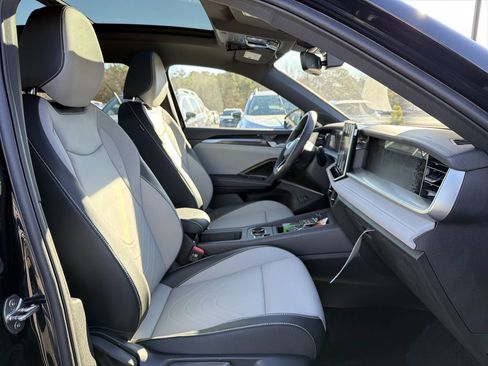 New 2026 Volkswagen Tiguan SE R-Line image 20