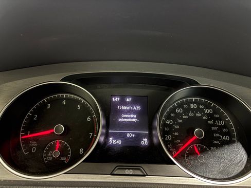 Used 2016 Volkswagen Golf S image 23