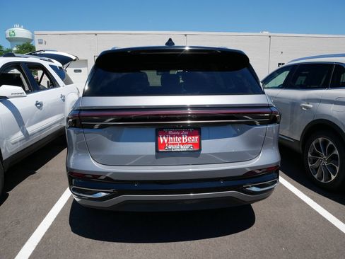 Certified 2025 Lincoln Nautilus Reserve AWD/4WD image 5