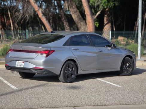 Used 2021 Hyundai Elantra SEL w/ Convenience Package image 15