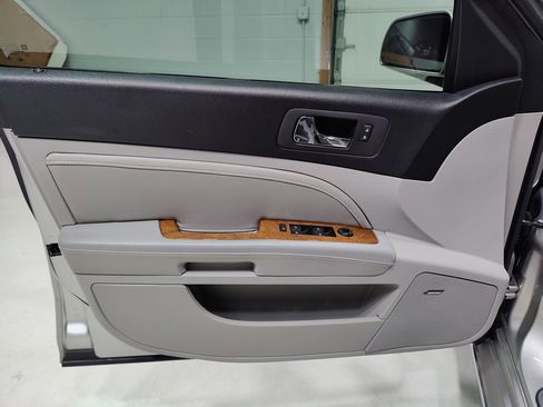 Used 2008 Cadillac STS AWD w/ Preferred Equipment Group image 28