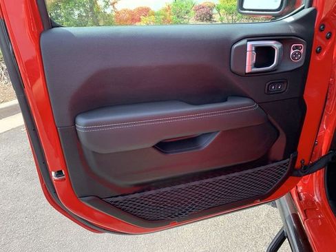 Used 2023 Jeep Wrangler Unlimited Sahara w/ Cold Weather Group image 17