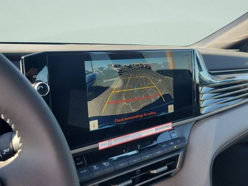 Used 2026 Toyota Camry SE w/ Multimedia Upgrade Package image 17