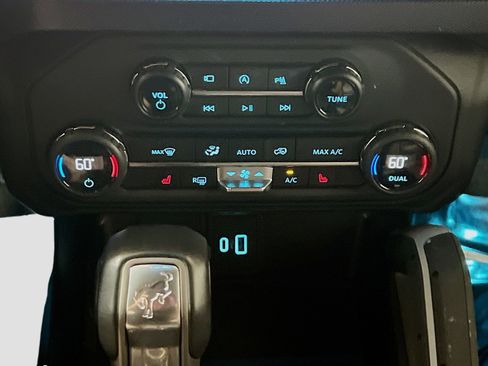 Used 2023 Ford Bronco Outer Banks AWD/4WD image 12