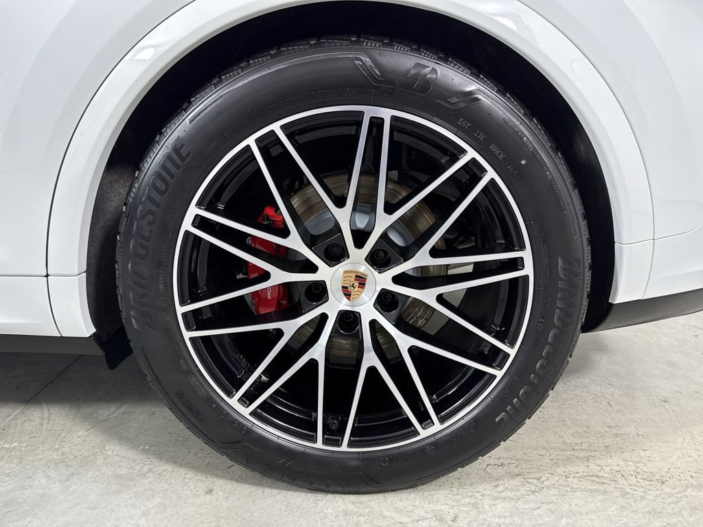 Certified 2025 Porsche Cayenne S AWD/4WD image 14