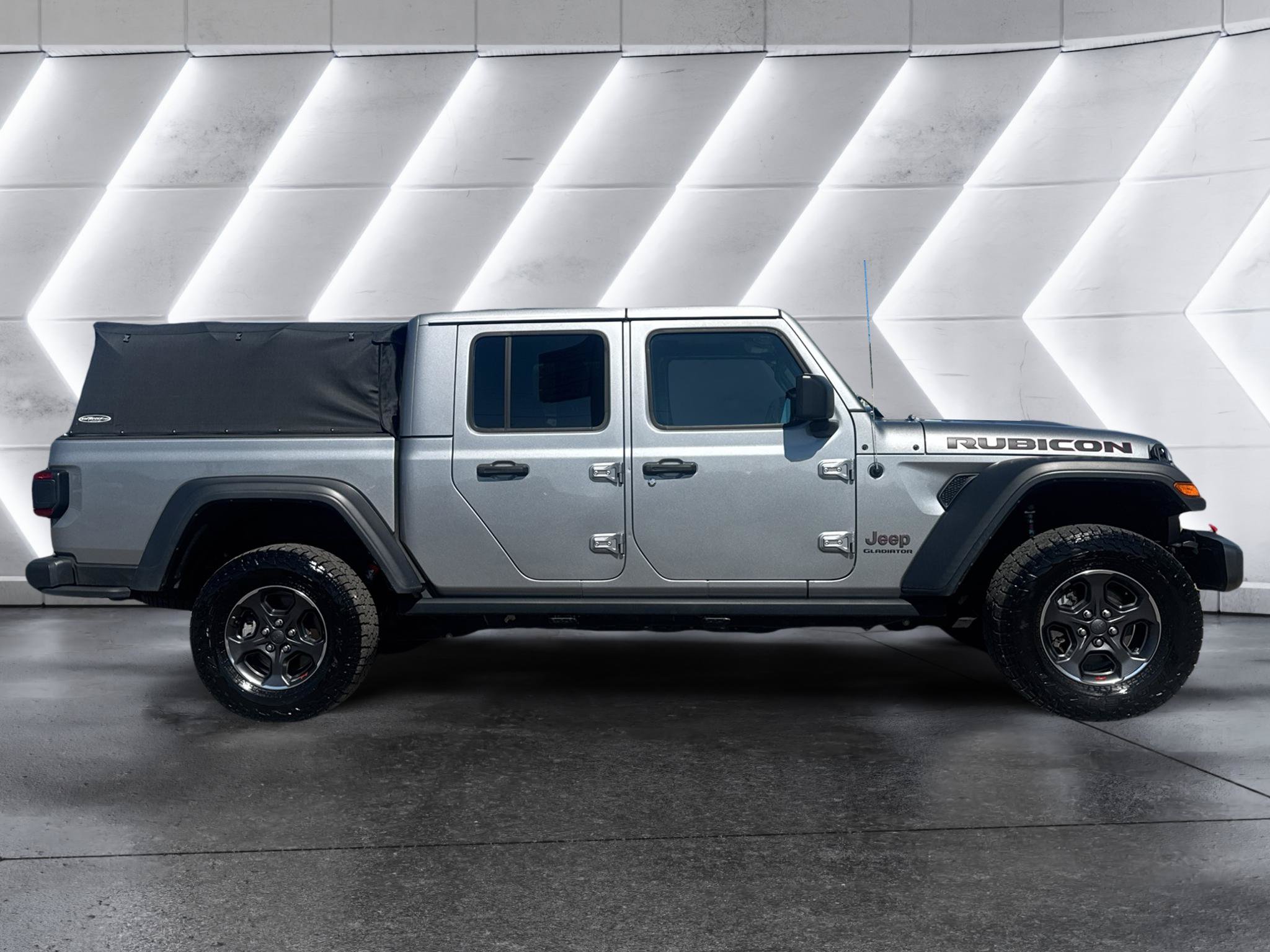 Used 2020 Jeep Gladiator Rubicon AWD/4WD image 8