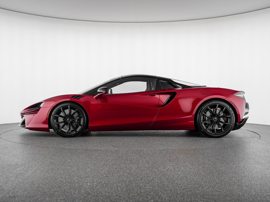 Used 2025 McLaren Artura Spider RWD image 4