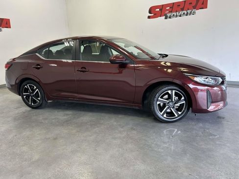 Used 2024 Nissan Sentra SV FWD image 2
