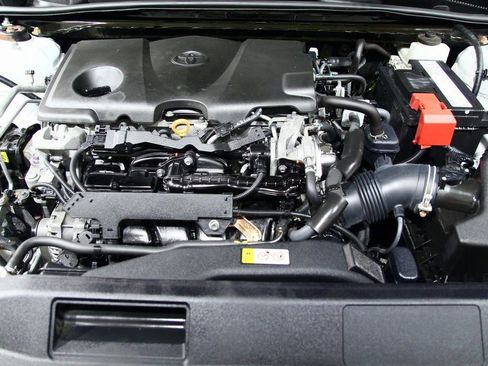 Used 2019 Toyota Camry XSE image 29