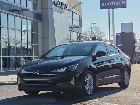 Used 2020 Hyundai Elantra SEL image 1