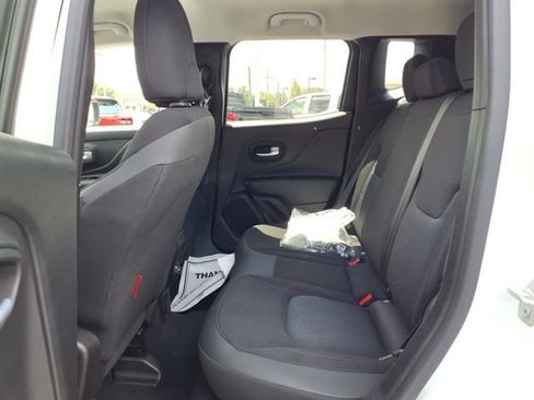 Used 2023 Jeep Renegade Trailhawk image 12