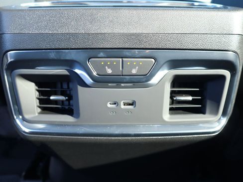 New 2026 GMC Sierra 1500 Denali w/ Technology Package AWD/4WD image 9