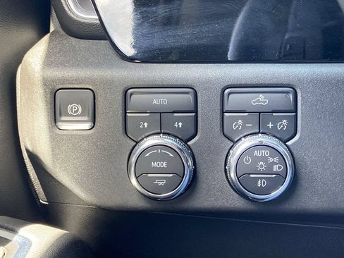 Used 2025 GMC Sierra 1500 Elevation w/ Preferred Package AWD/4WD image 14