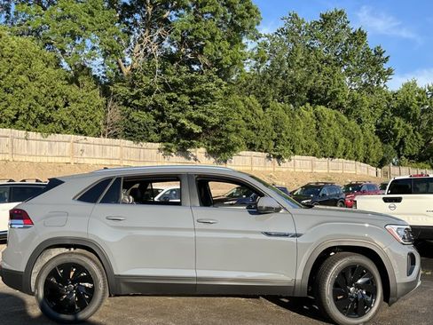 New 2026 Volkswagen Atlas Cross Sport SE AWD/4WD image 4