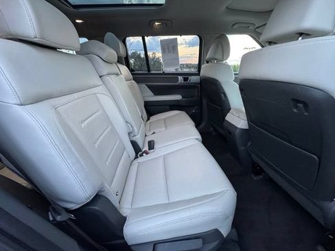 Used 2025 Hyundai Santa Fe Limited FWD image 33
