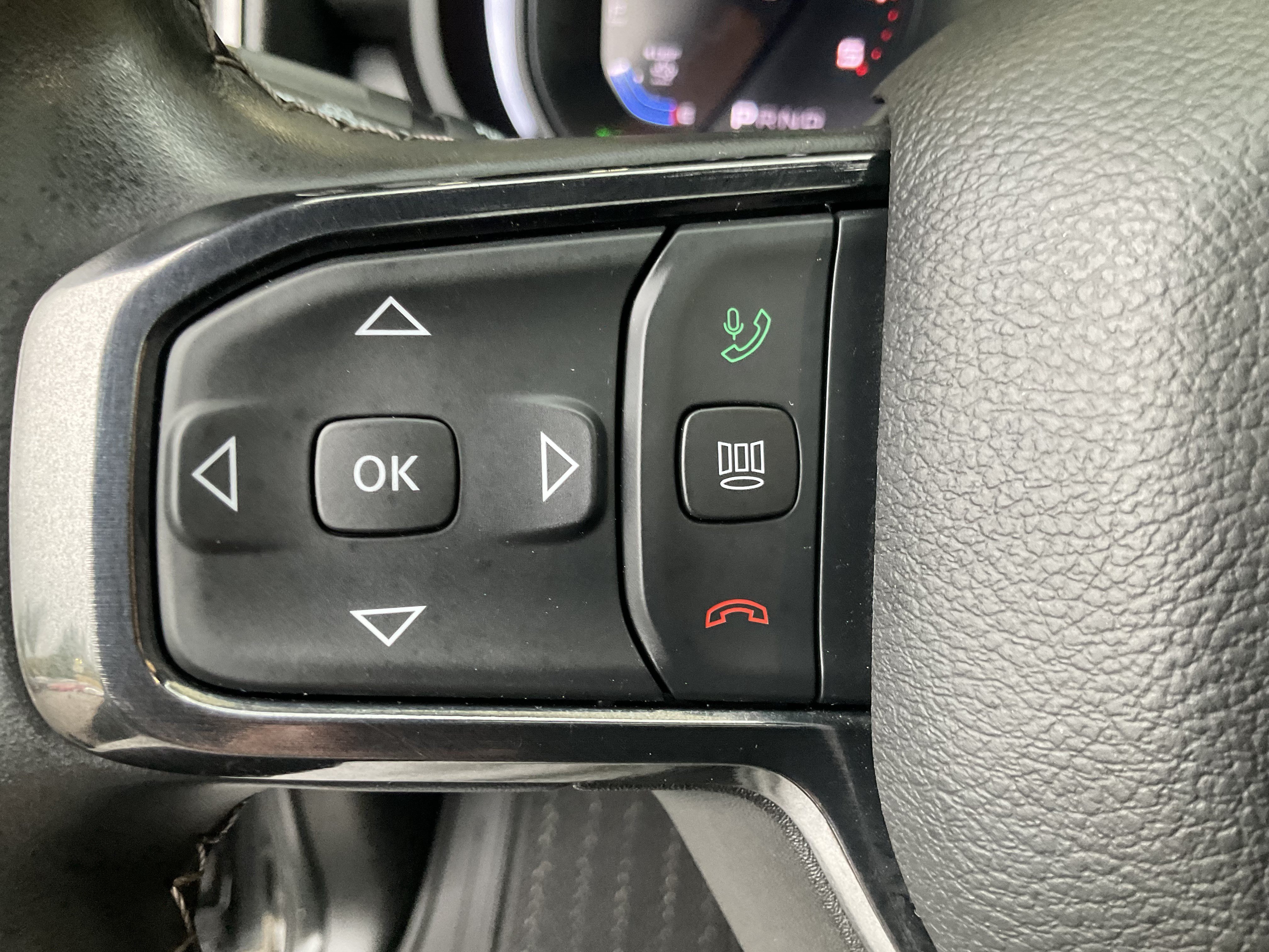 Used 2024 RAM 2500 Limited AWD/4WD image 35