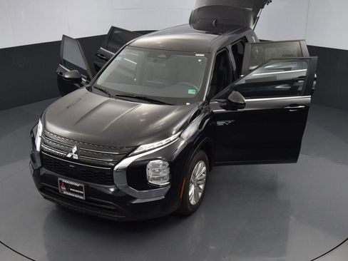 New 2025 Mitsubishi Outlander ES image 34