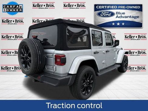 Used 2022 Jeep Wrangler Unlimited Sahara w/ Cold Weather Group AWD/4WD image 7
