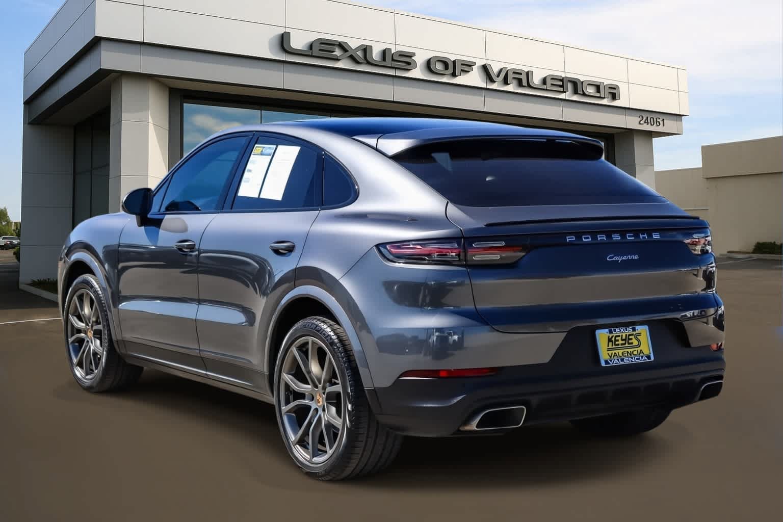 Used 2020 Porsche Cayenne AWD/4WD image 2