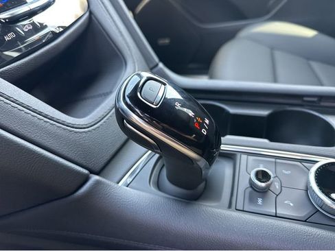 New 2025 Cadillac XT5 Luxury image 25