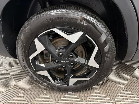 Certified 2025 Kia Seltos S AWD/4WD image 32