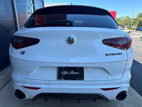 Used 2023 Alfa Romeo Stelvio Estrema AWD/4WD image 10