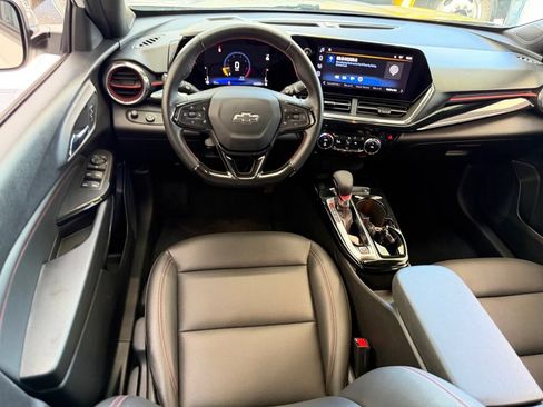 Certified 2024 Chevrolet Trax RS w/ Sunroof Package FWD image 8