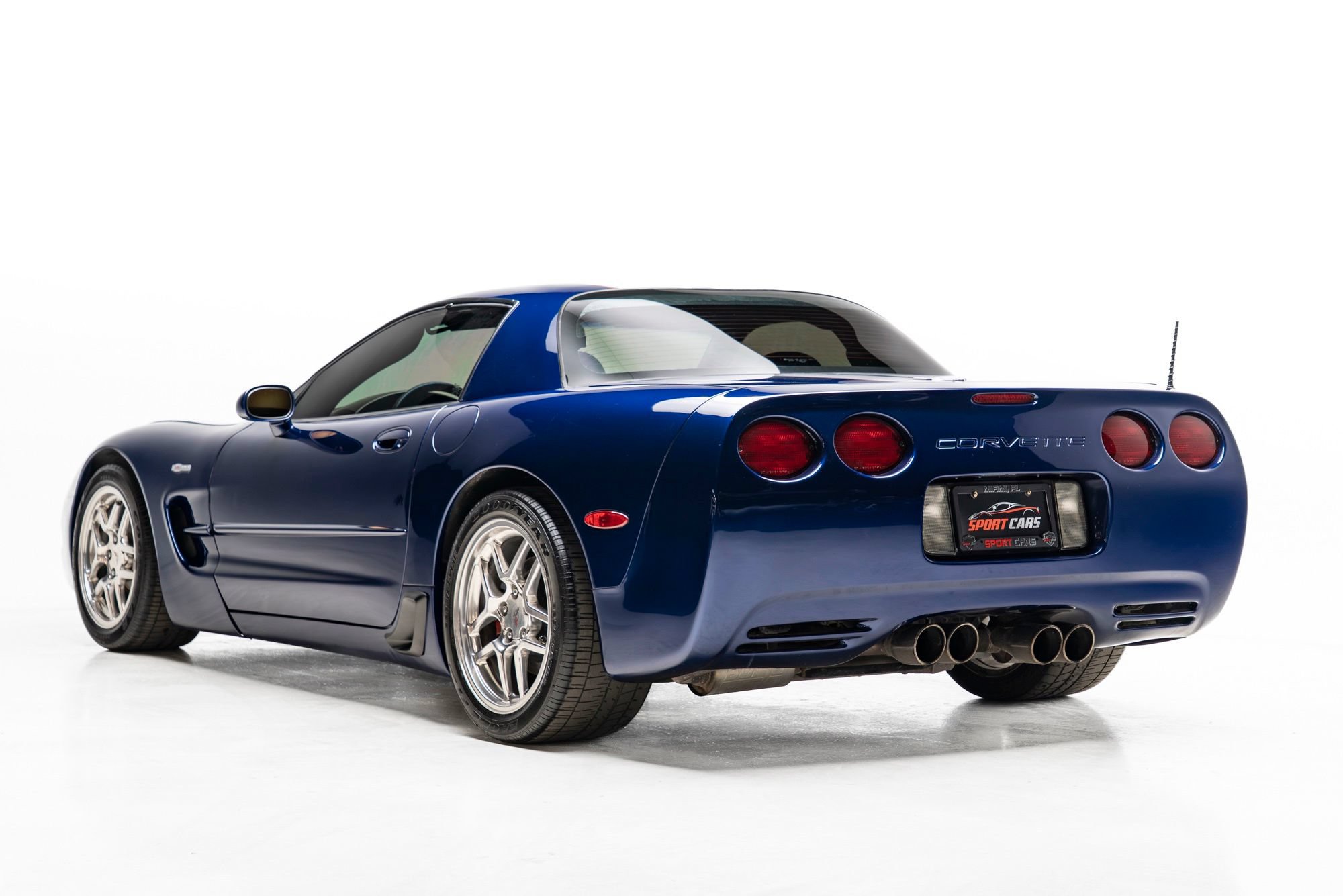 Used 2004 Chevrolet Corvette Z06 w/ Z06 Preferred Equipment Group RWD image 11