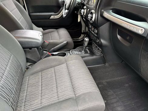 Used 2012 Jeep Wrangler Sahara image 5