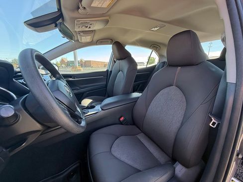 Used 2020 Toyota Camry LE FWD image 28
