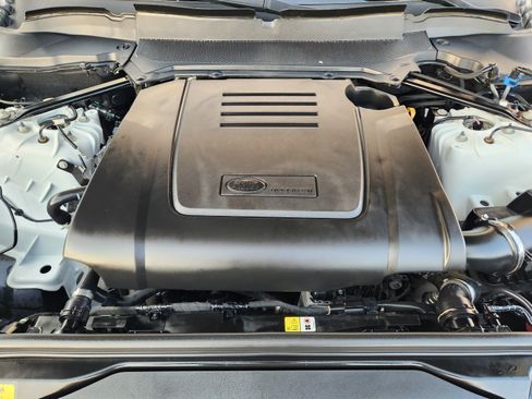 Used 2025 Land Rover Discovery S AWD/4WD image 29