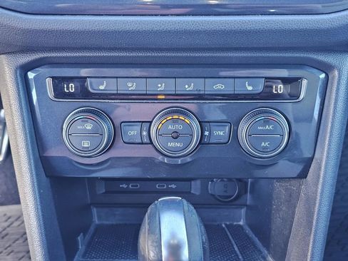 Used 2021 Volkswagen Tiguan SE R-Line image 30