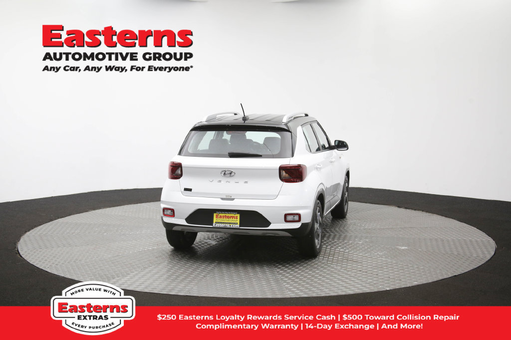 Used 2025 Hyundai Venue Limited FWD image 38