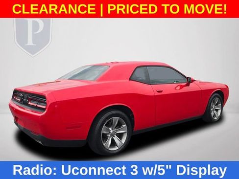 Used 2017 Dodge Challenger SXT RWD image 6