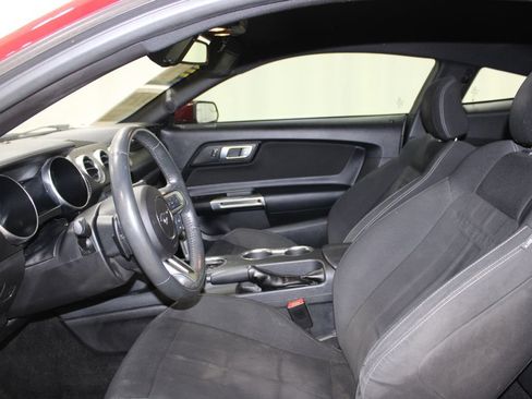 Used 2018 Ford Mustang Coupe RWD image 22