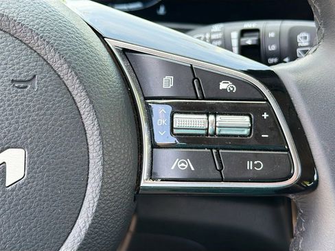 Used 2025 Kia Seltos S FWD image 14