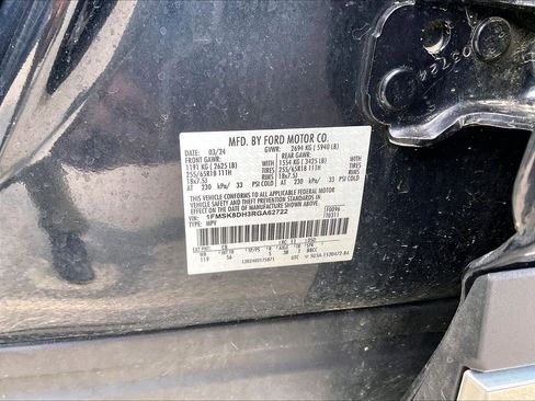 Used 2024 Ford Explorer XLT w/ Equipment Group 202A AWD/4WD image 32