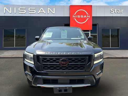 Used 2024 Nissan Frontier PRO-4X w/ Technology Package AWD/4WD image 2