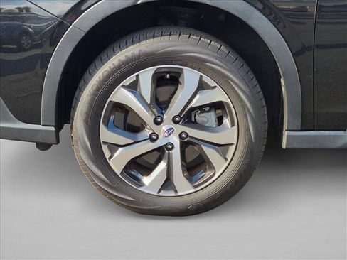 Certified 2022 Subaru Outback Touring AWD/4WD image 14