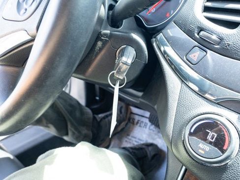 Used 2014 Chevrolet Impala LT image 21