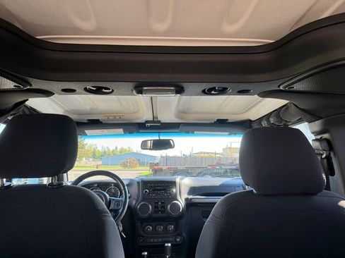 Used 2018 Jeep Wrangler Unlimited Sport S AWD/4WD image 22