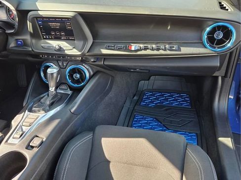 Used 2020 Chevrolet Camaro LT RWD image 17