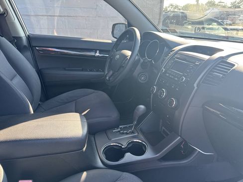 Used 2011 Kia Sorento LX w/ Convenience Pkg AWD/4WD image 24