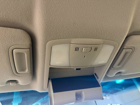 Used 2017 Nissan Quest SV FWD image 13