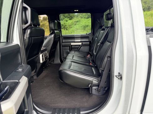 Used 2019 Ford F150 Lariat w/ Equipment Group 502A Luxury AWD/4WD image 16