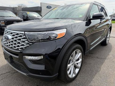 Certified 2023 Ford Explorer Platinum w/ Technology Package AWD/4WD image 4
