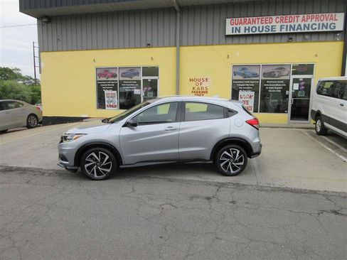 Used 2019 Honda HR-V Sport image 2