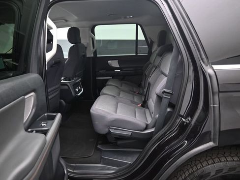 Certified 2025 Ford Expedition Active AWD/4WD image 19