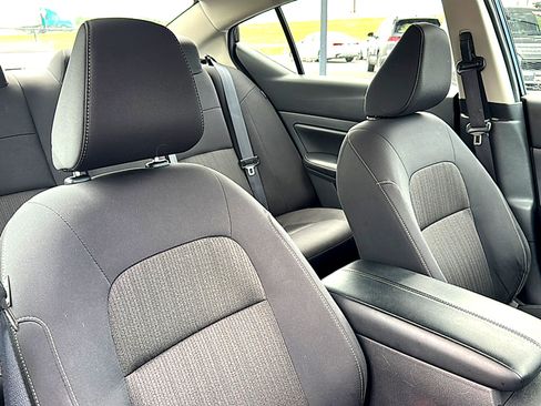 Used 2025 Nissan Altima 2.5 SV FWD image 24