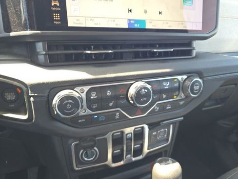 Used 2025 Jeep Wrangler Sahara w/ Safety Group image 11